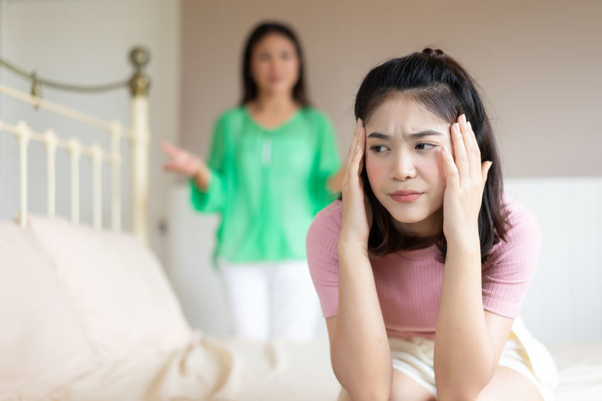 مشکلات نوجوانان با والدین