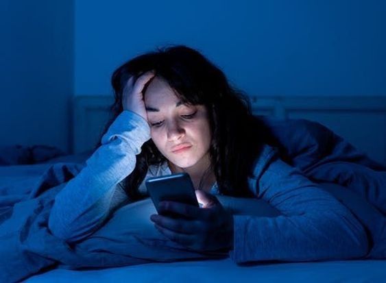 انزوای اجتماعی و بی‌ اعتمادی به جمع