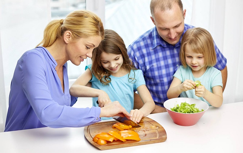 والدین و پرورش دختر مستقل | رنگ زندگی والدین و پرورش دختر مستقل