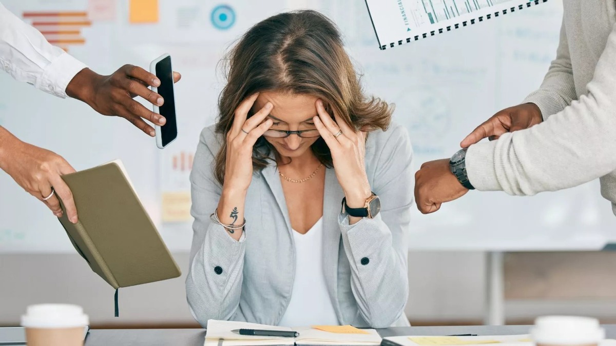 راهکارهای ارتقای سلامت روان در محیط کار | رنگ زندگی راهکارهای ارتقای سلامت روان در محیط کار